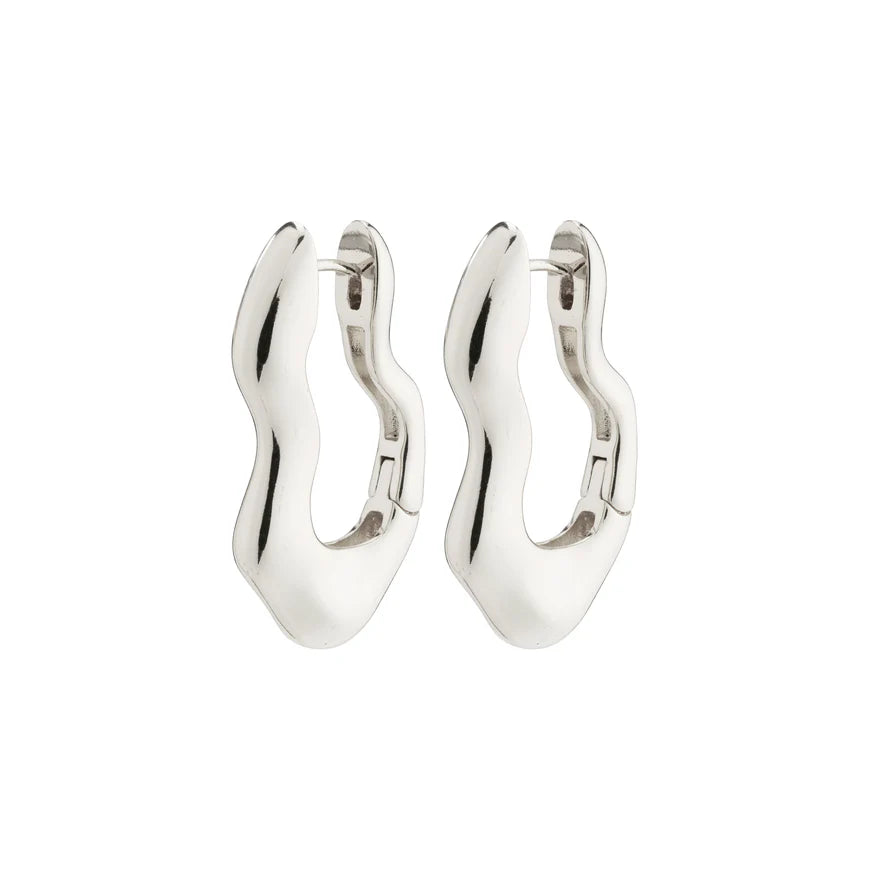 Loulia Wavy Earrings I Silver Plated